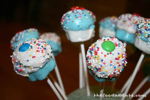 cupcakes on sticks